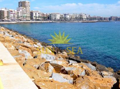 Repaving and Repairs on Torrevieja’s Dique de Levante