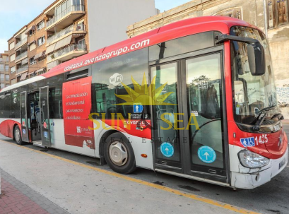 Torrevieja bets on more sustainable urban transport with 32 hybrid and electric buses