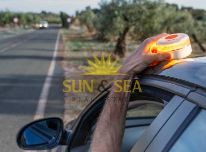 Questions and Answers About the V-16 Beacon: Spain’s DGT Clarifies Doubts and Debunks Rumors