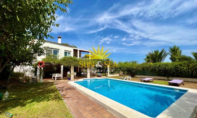 Alquiler a largo plazo - Chalet - Torrevieja - Los Balcones - Los Altos del Edén