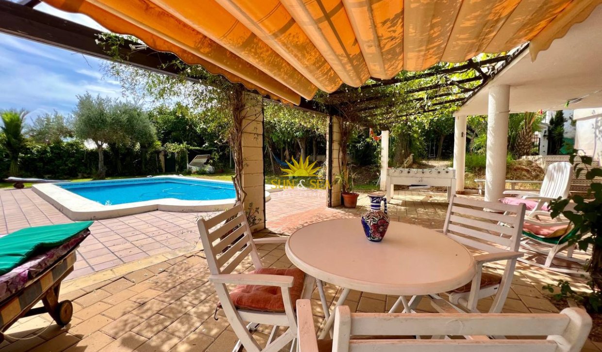 Alquiler a largo plazo - Chalet - Torrevieja - Los Balcones - Los Altos del Edén