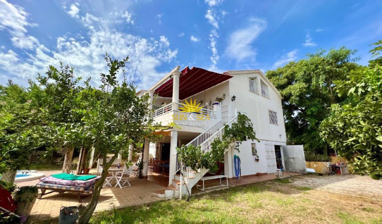 Alquiler a largo plazo - Chalet - Torrevieja - Los Balcones - Los Altos del Edén