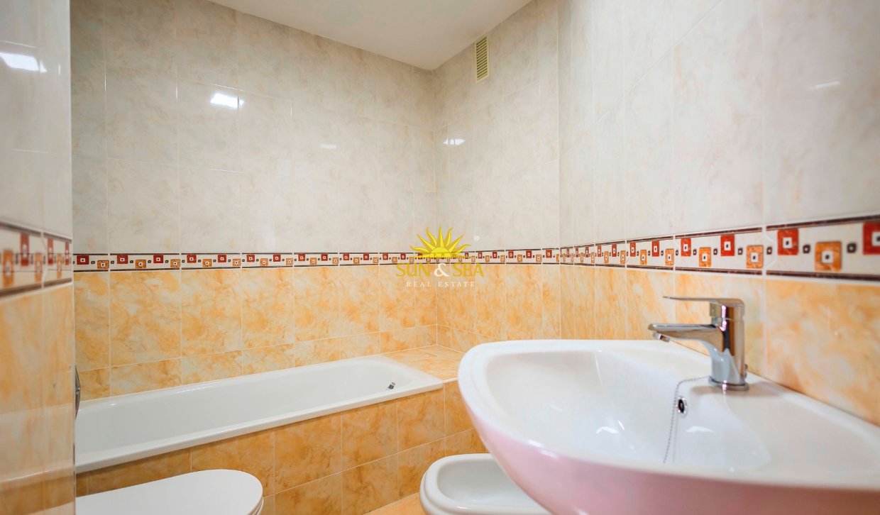 Location à long terme - Penthouse - Almoradí