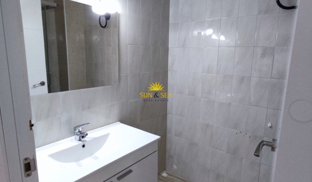 Reventa - Apartamento - Torrevieja - Playa del Cura