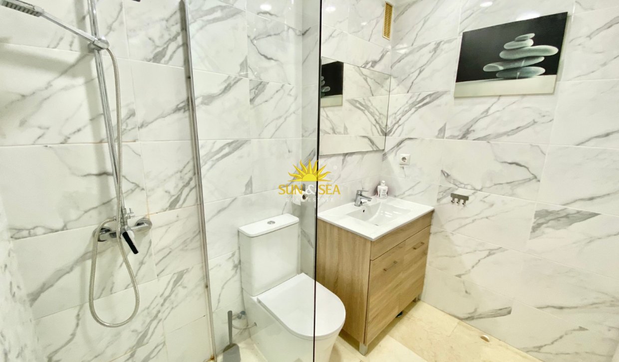 Long Term Rental - Studio apartment - Torrevieja - Playa de los Locos