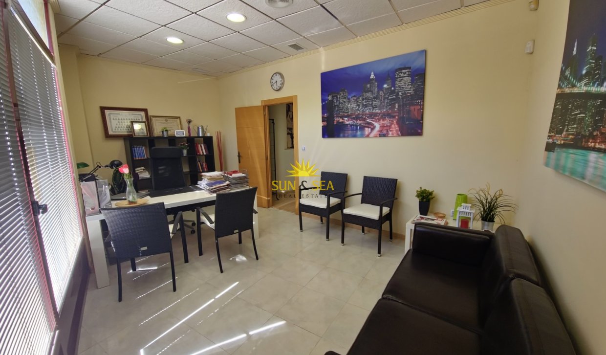 Resale - Commercial - Orihuela