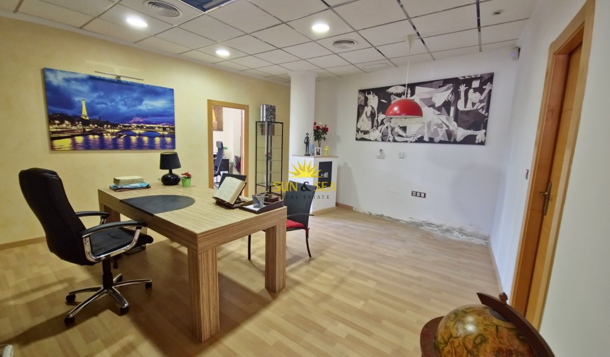 Resale - Commercial - Orihuela