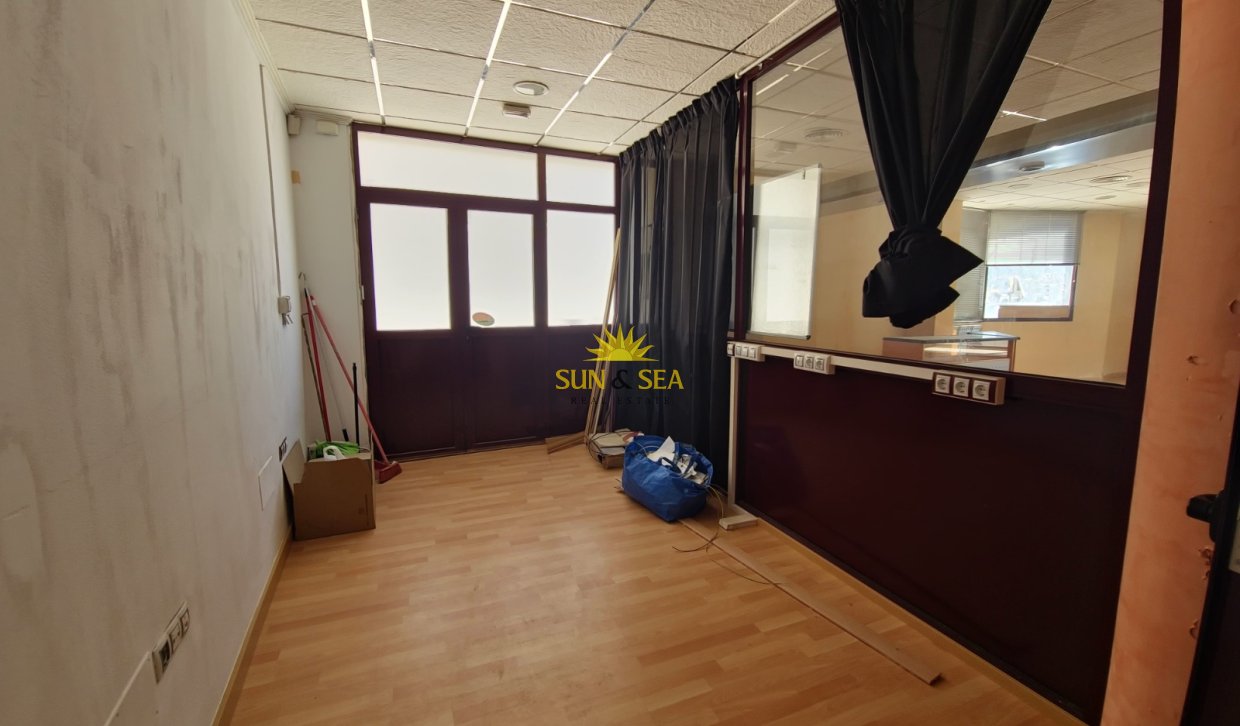 Resale - Commercial - Orihuela