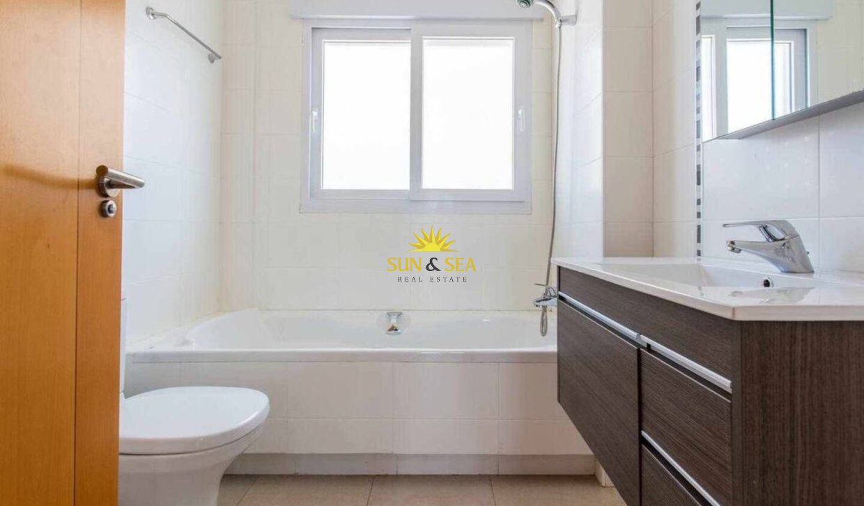 Long Term Rental - Villa - La Manga del Mar Menor - Zona Urbanización Veneziola Golf