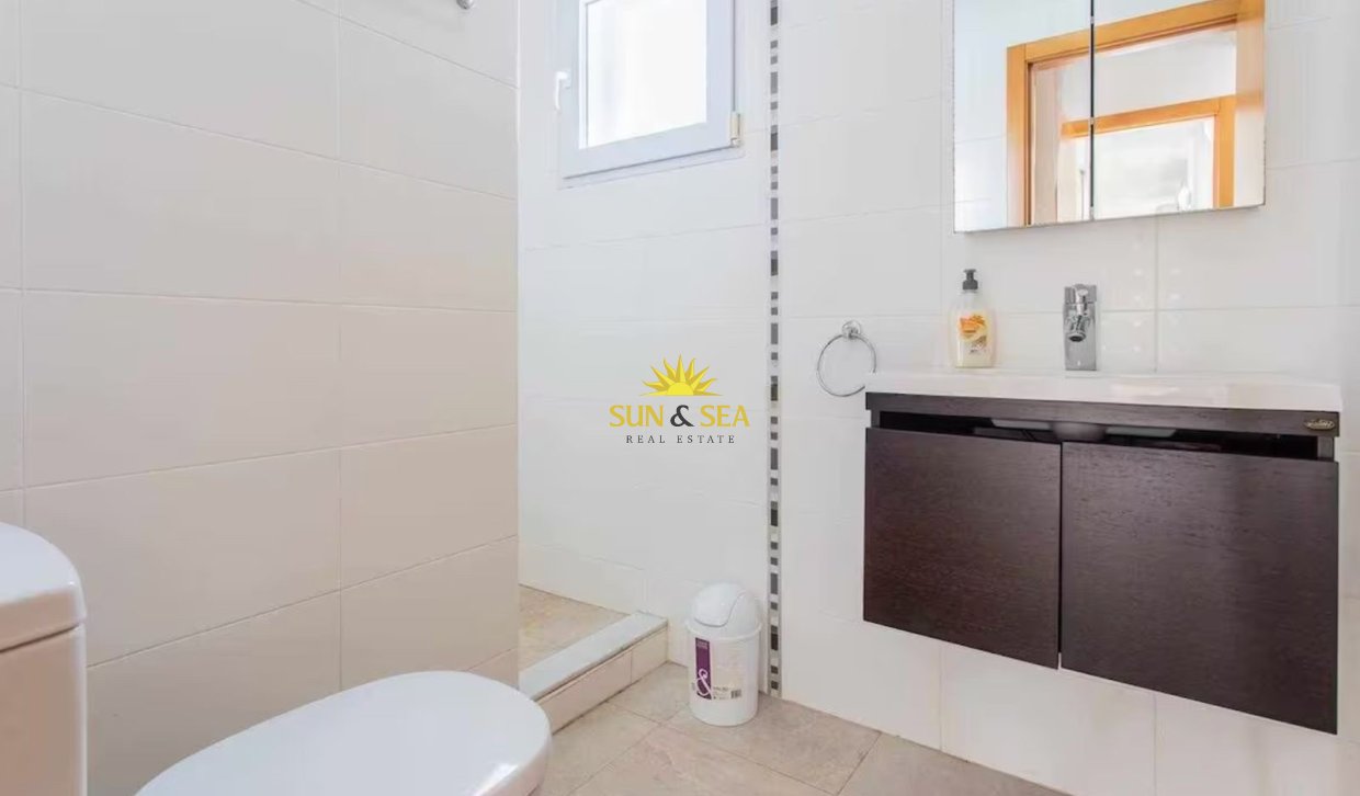 Long Term Rental - Villa - La Manga del Mar Menor - Zona Urbanización Veneziola Golf