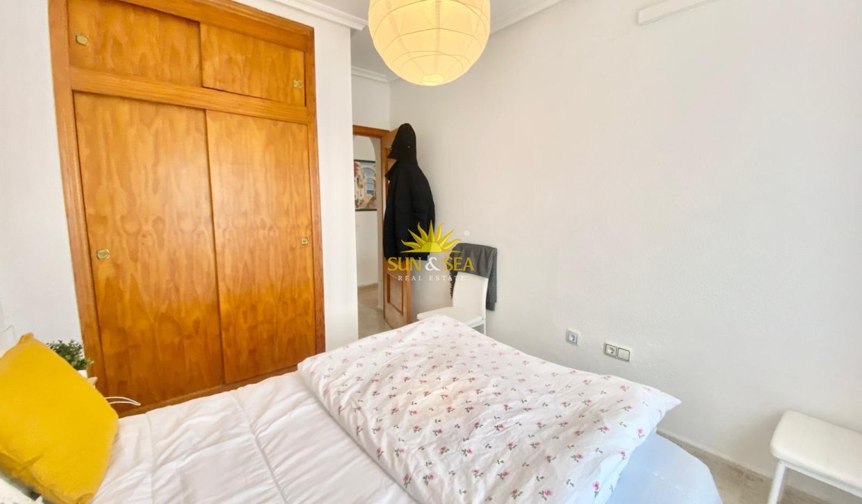 Alquiler a largo plazo - Bungalow - Torrevieja - Aguas Nuevas