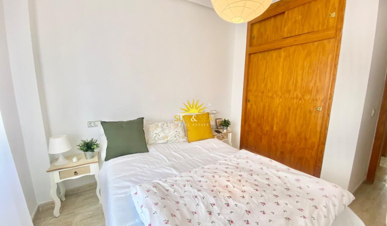 Alquiler a largo plazo - Bungalow - Torrevieja - Aguas Nuevas