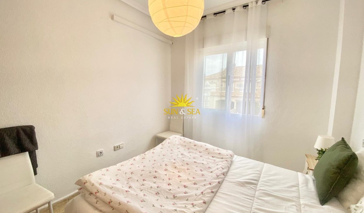 Alquiler a largo plazo - Bungalow - Torrevieja - Aguas Nuevas