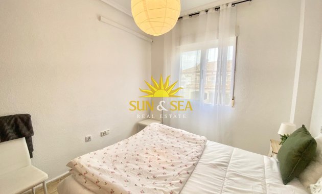 Alquiler a largo plazo - Bungalow - Torrevieja - Aguas Nuevas