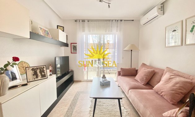Alquiler a largo plazo - Bungalow - Torrevieja - Aguas Nuevas