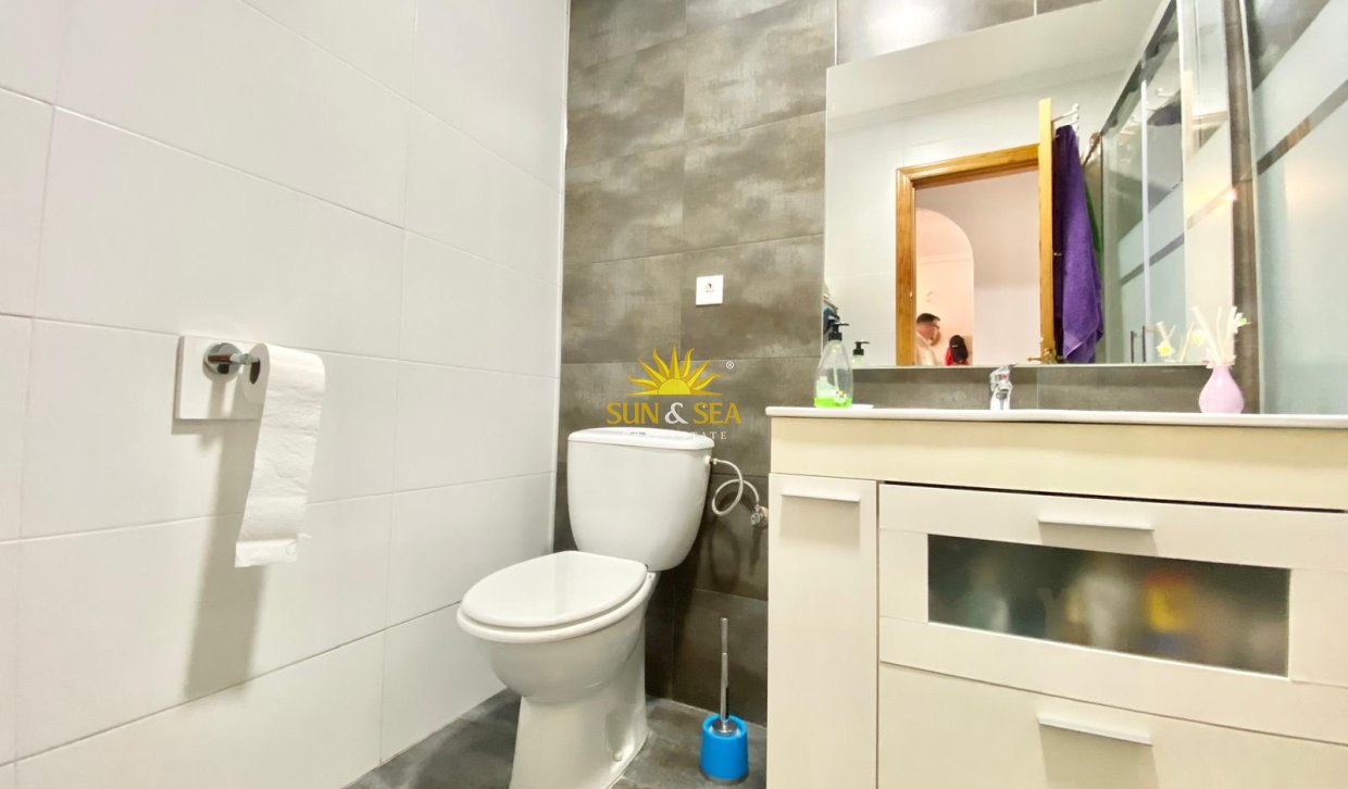 Alquiler a largo plazo - Bungalow - Torrevieja - Aguas Nuevas