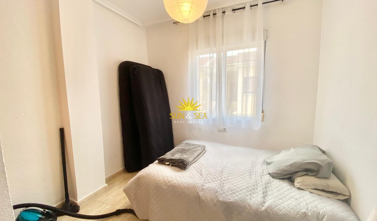 Alquiler a largo plazo - Bungalow - Torrevieja - Aguas Nuevas