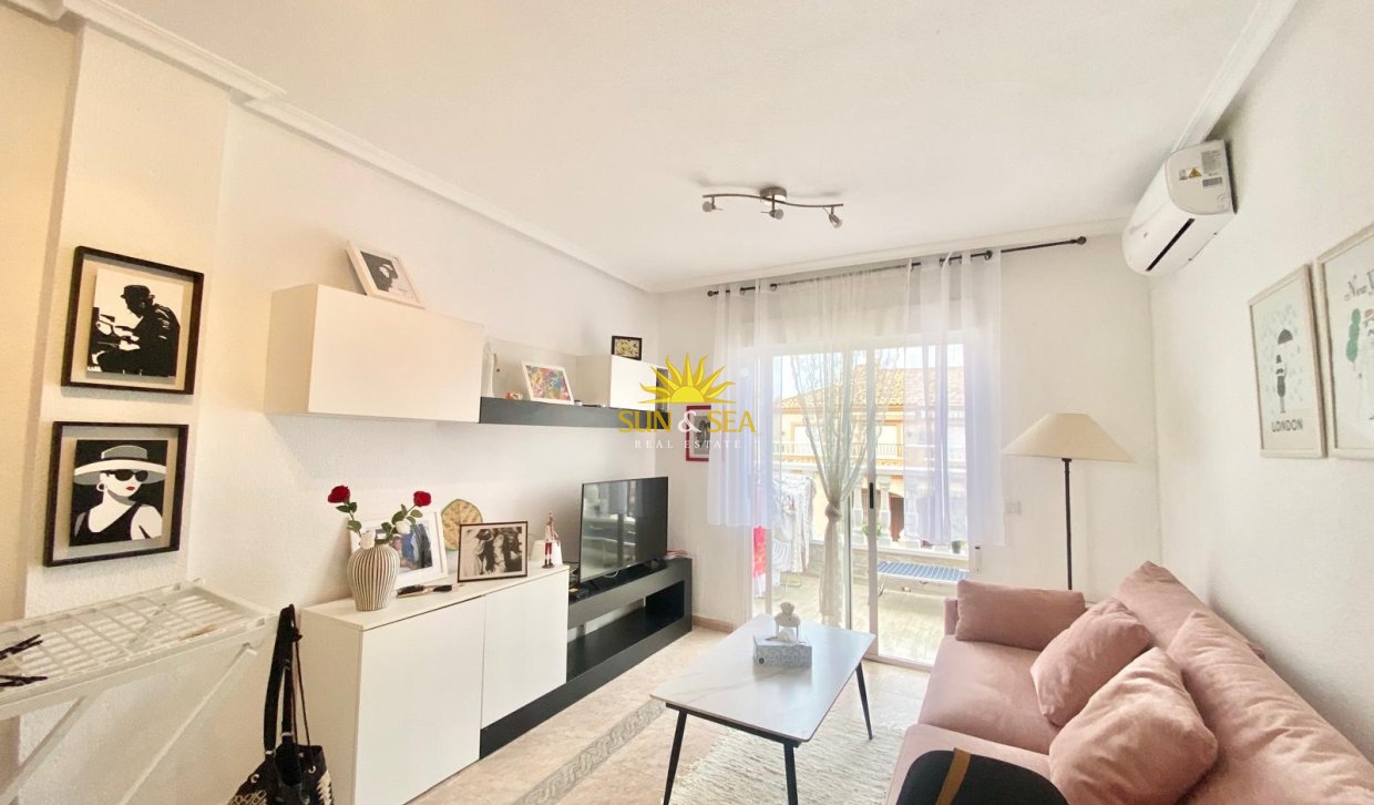 Alquiler a largo plazo - Bungalow - Torrevieja - Aguas Nuevas