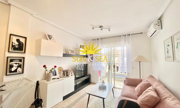 Alquiler a largo plazo - Bungalow - Torrevieja - Aguas Nuevas