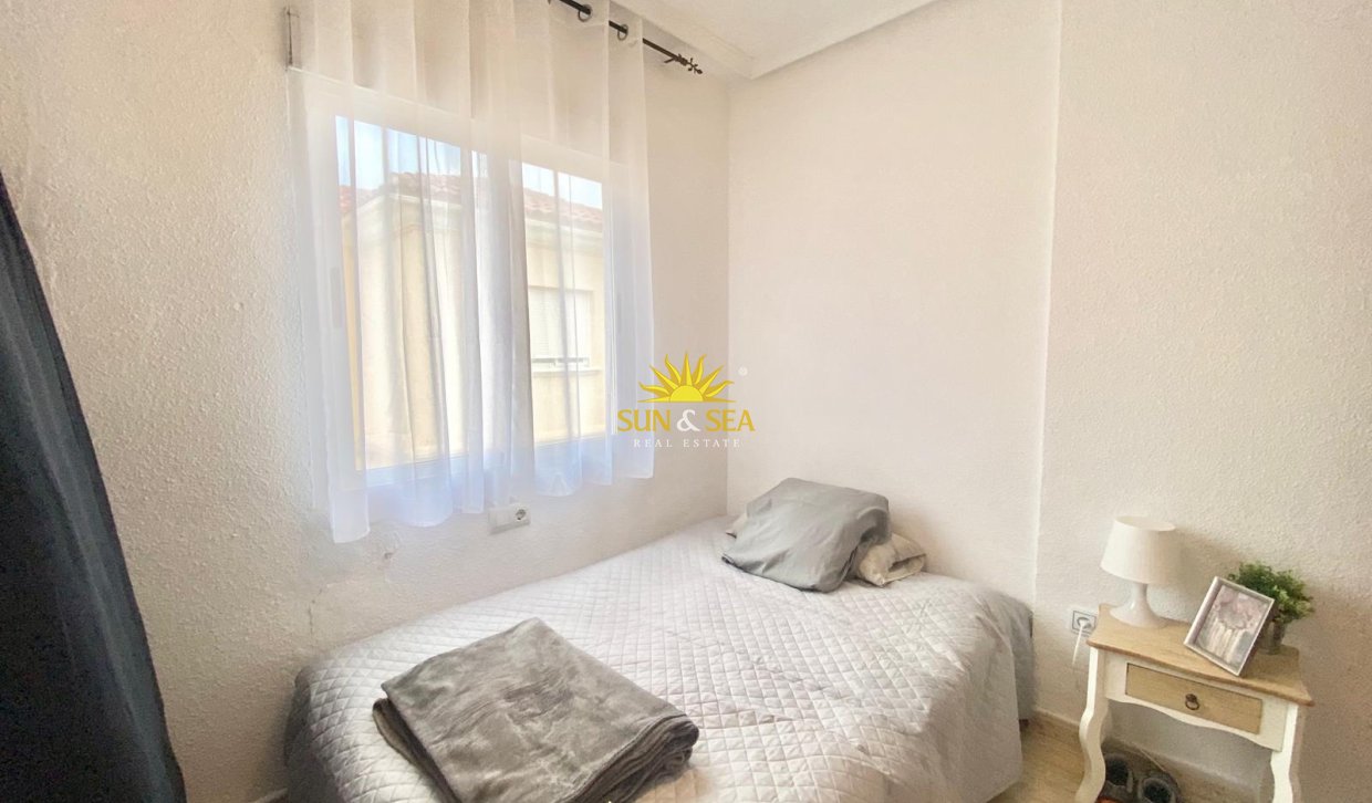 Alquiler a largo plazo - Bungalow - Torrevieja - Aguas Nuevas