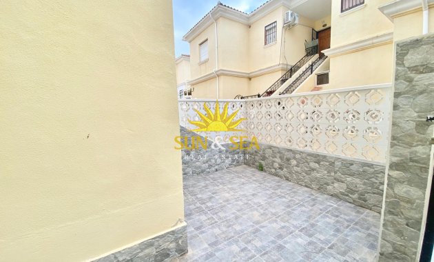 Alquiler a largo plazo - Bungalow - Torrevieja - Aguas Nuevas