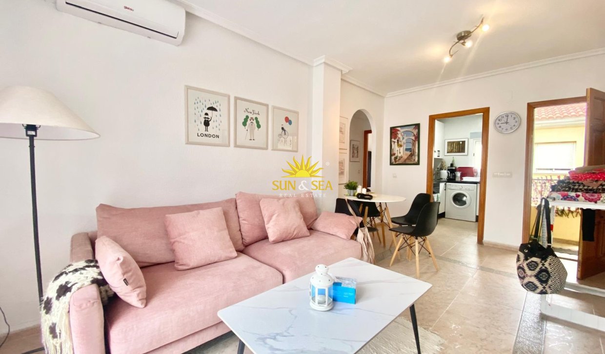 Alquiler a largo plazo - Bungalow - Torrevieja - Aguas Nuevas