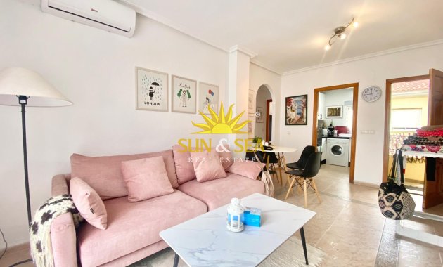 Alquiler a largo plazo - Bungalow - Torrevieja - Aguas Nuevas