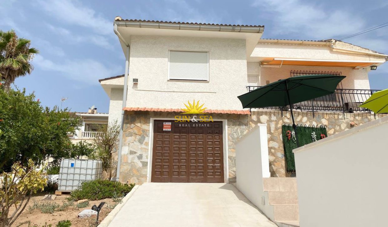 Location à long terme - Villa - Torrevieja - Los Balcones - Los Altos del Edén
