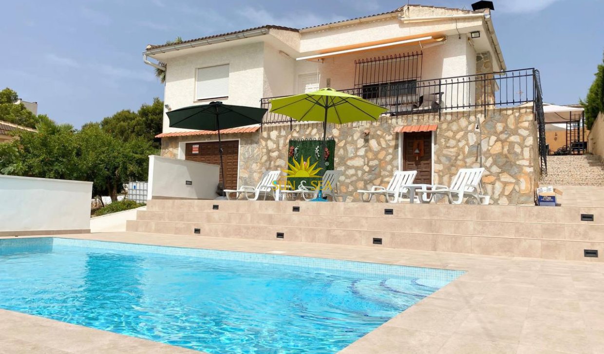 Location à long terme - Villa - Torrevieja - Los Balcones - Los Altos del Edén