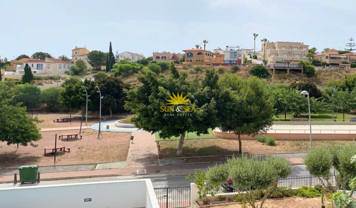 Location à long terme - Villa - Torrevieja - Los Balcones - Los Altos del Edén