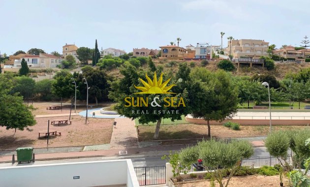Location à long terme - Villa - Torrevieja - Los Balcones - Los Altos del Edén