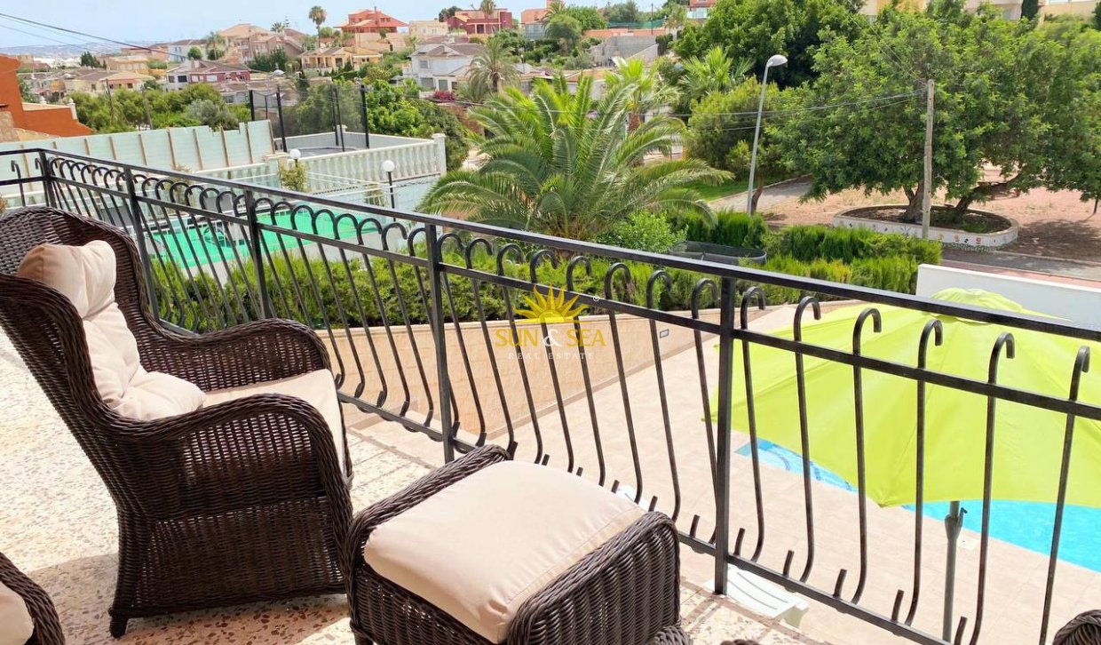 Location à long terme - Villa - Torrevieja - Los Balcones - Los Altos del Edén
