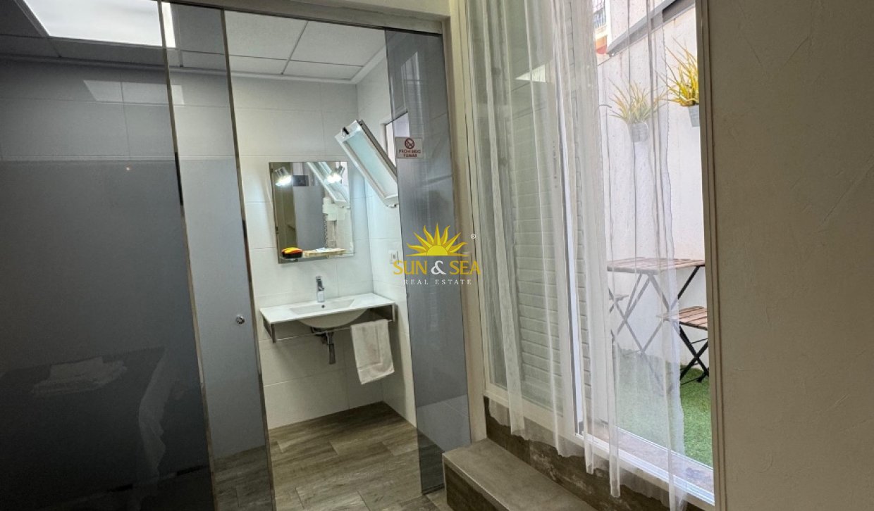 Resale - Apartment - Santa Pola
