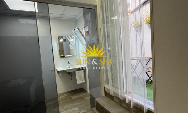 Resale - Apartment - Santa Pola