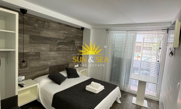 Resale - Apartment - Santa Pola