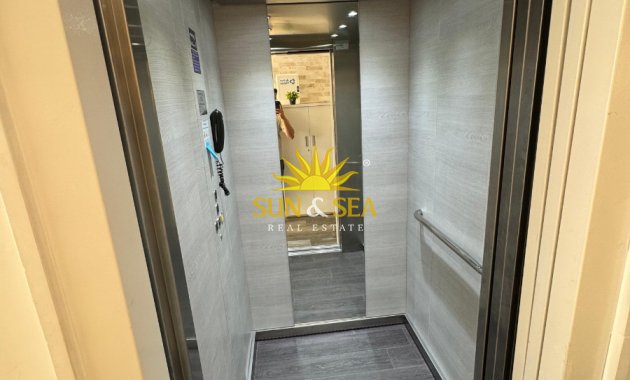 Resale - Apartment - Santa Pola