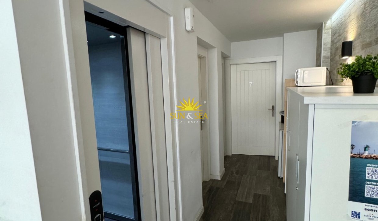 Resale - Apartment - Santa Pola