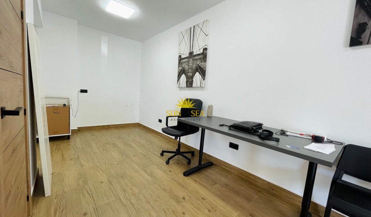 Resale - Commercial - Guardamar del Segura - Guardamar