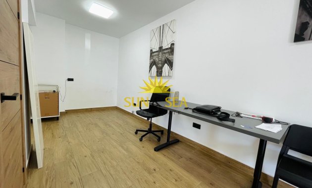 Resale - Commercial - Guardamar del Segura - Guardamar