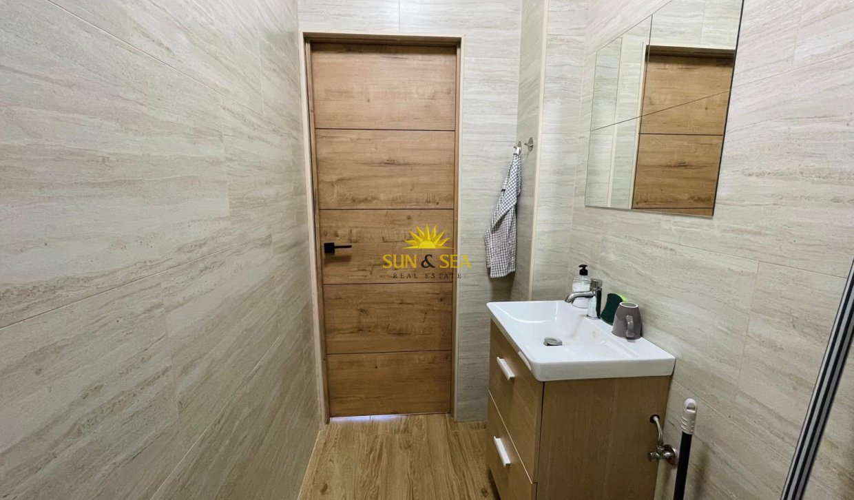 Resale - Commercial - Guardamar del Segura - Guardamar