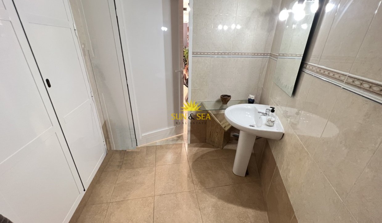 Resale - Commercial - Guardamar del Segura - Guardamar
