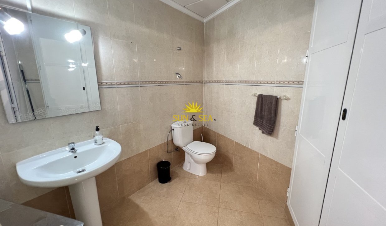 Resale - Commercial - Guardamar del Segura - Guardamar