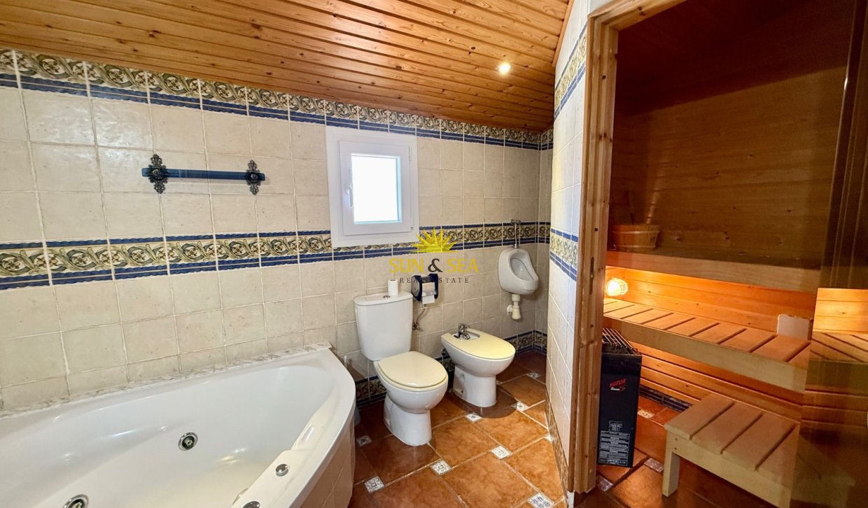 Resale - Villa - Orihuela Costa - La Florida