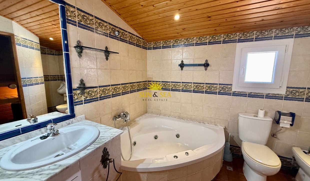 Resale - Villa - Orihuela Costa - La Florida