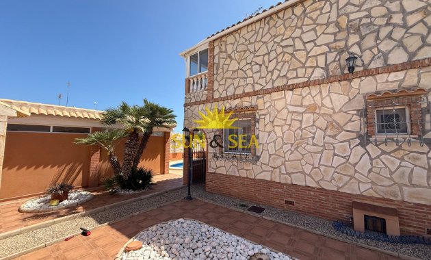 Resale - Villa - Orihuela Costa - La Florida