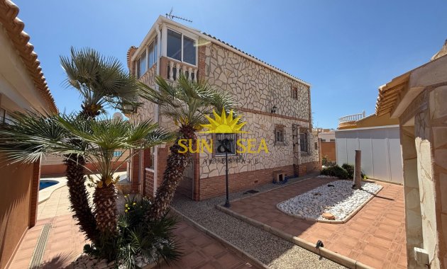 Resale - Villa - Orihuela Costa - La Florida