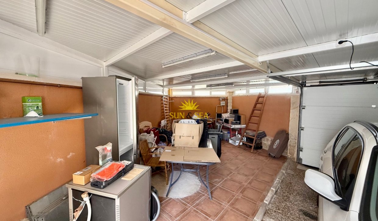 Resale - Villa - Orihuela Costa - La Florida