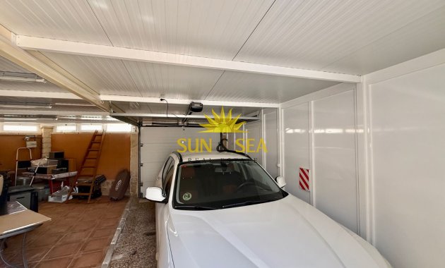Resale - Villa - Orihuela Costa - La Florida