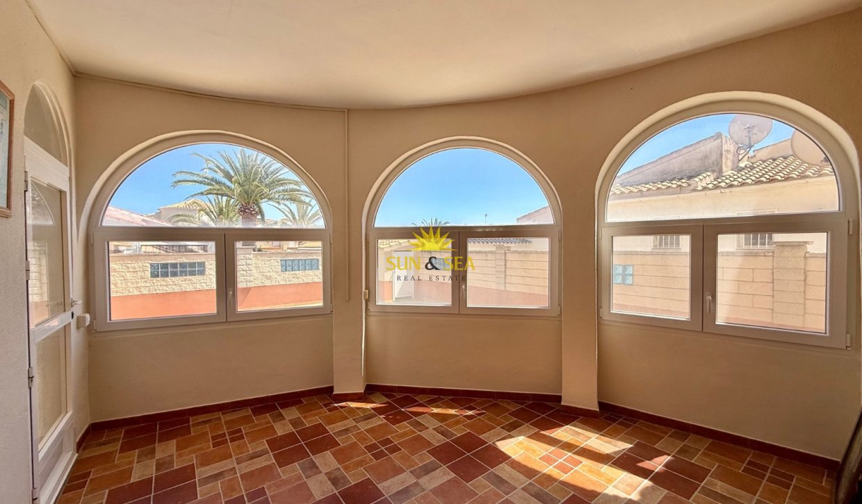 Resale - Villa - Orihuela Costa - La Florida