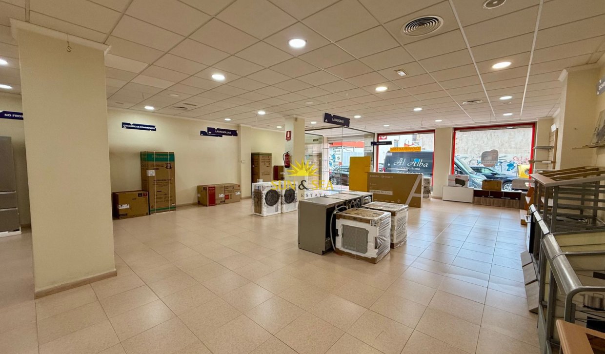 Location à long terme - Commercial - Torrevieja - Centro
